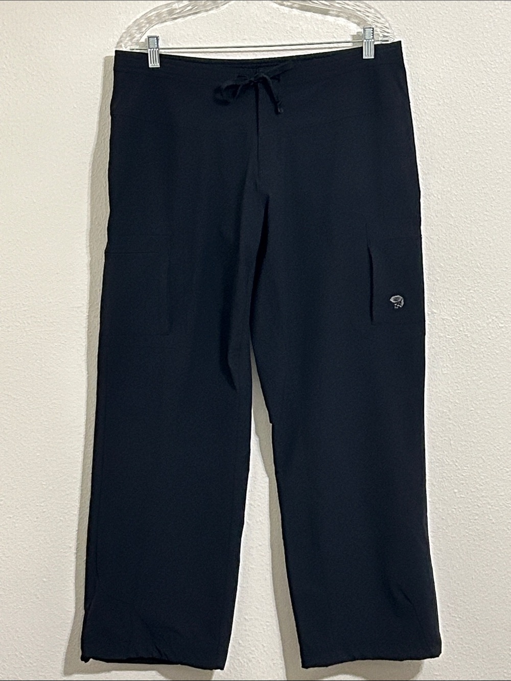 Women’s Black Mountain Hardware Hiking / Cargo Pants. Size 14 Short